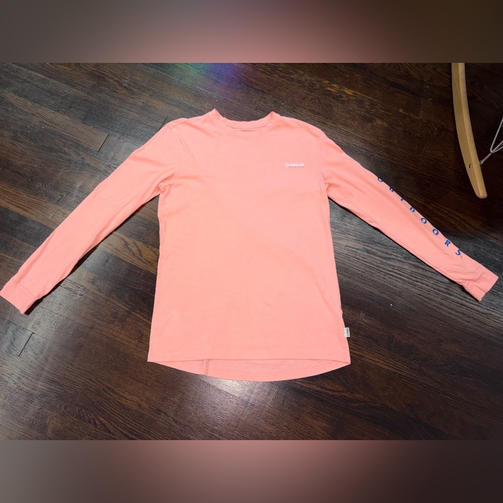 Women’s long sleeve Magellan t shirt. -peach color